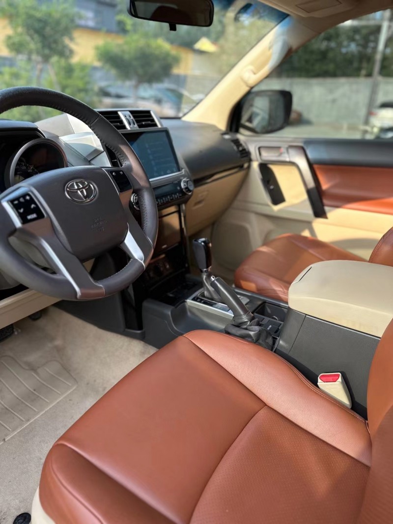 济宁16年丰田普拉多4