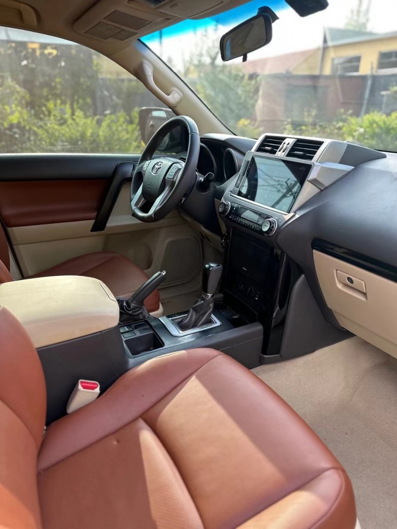 济宁16年丰田普拉多7