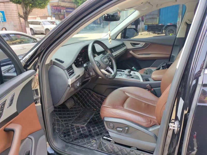 济宁19年奥迪Q74