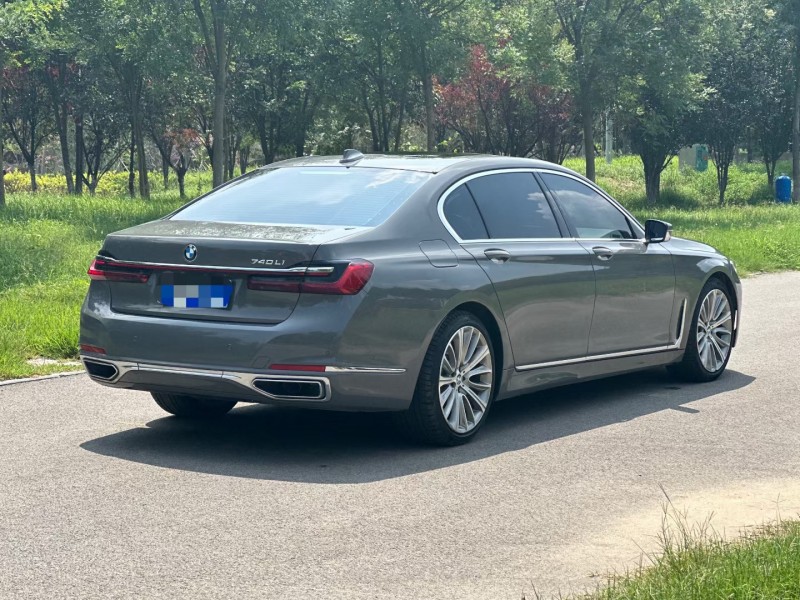 济宁20年宝马7系8