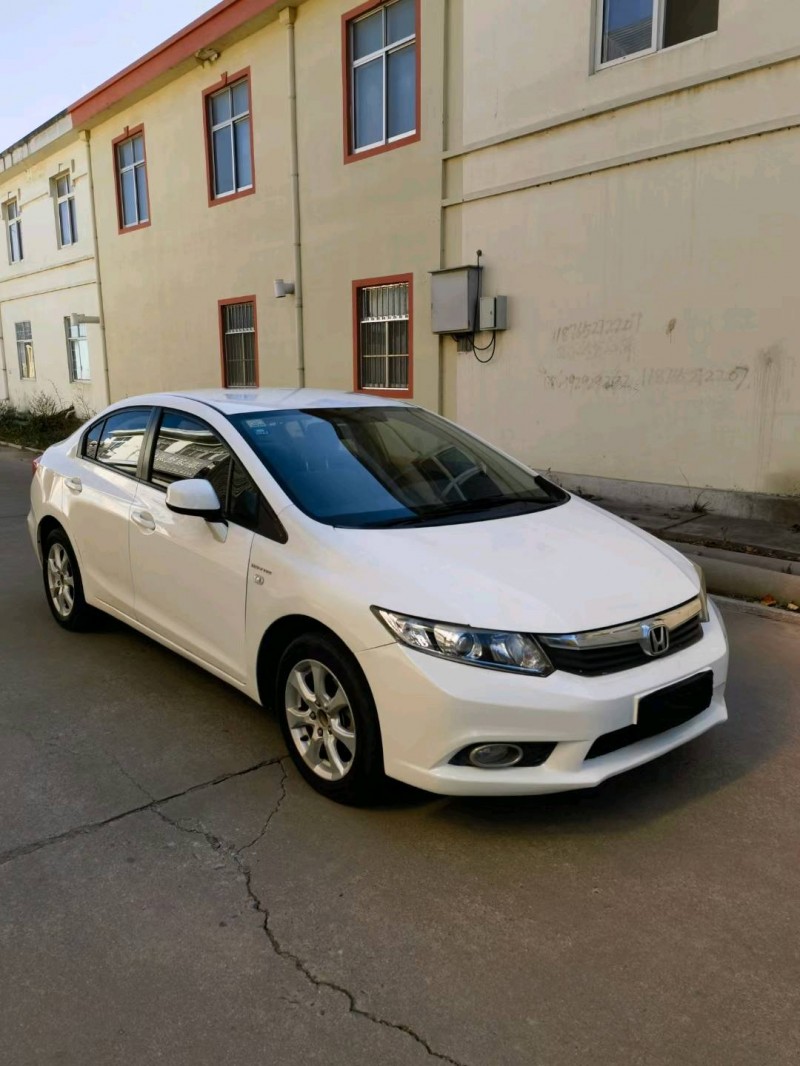 青岛14年本田思域2