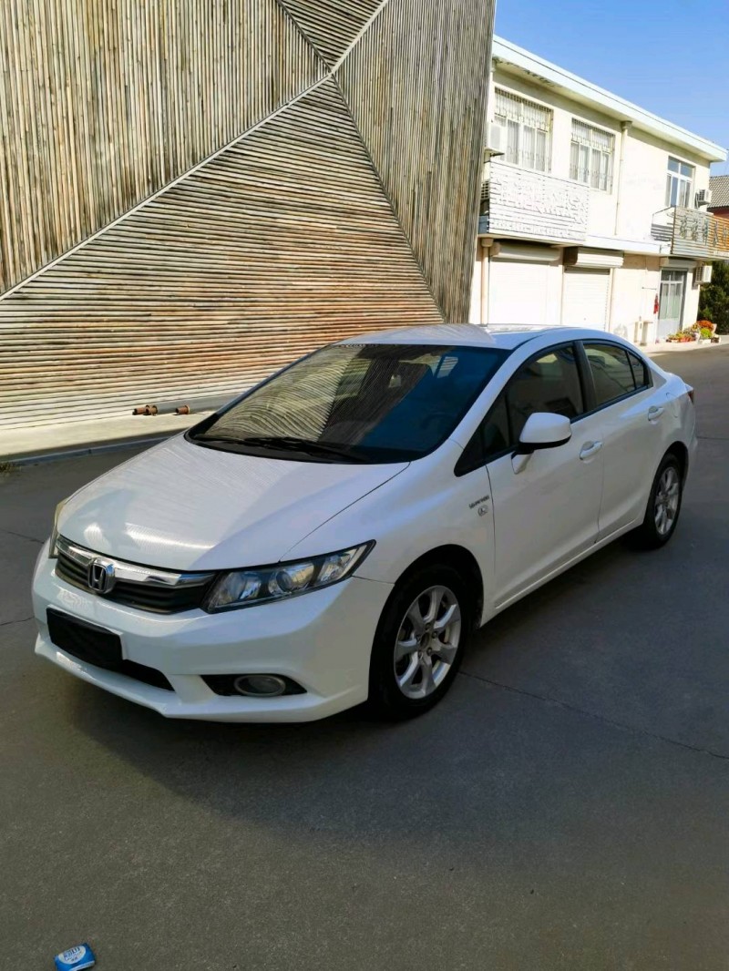 青岛14年本田思域3