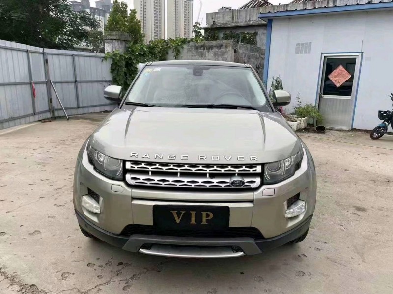 东营13年路虎极光1