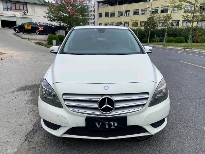 广州13年奔驰B1