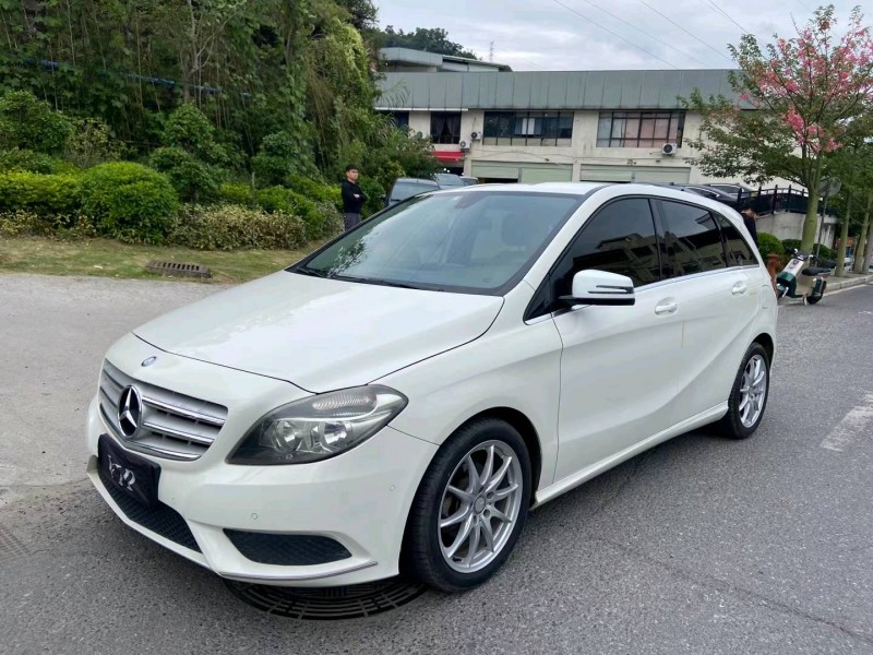 广州13年奔驰B4