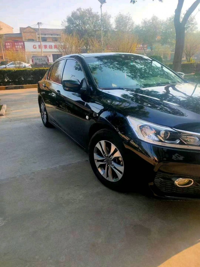 珠海17年本田雅阁3