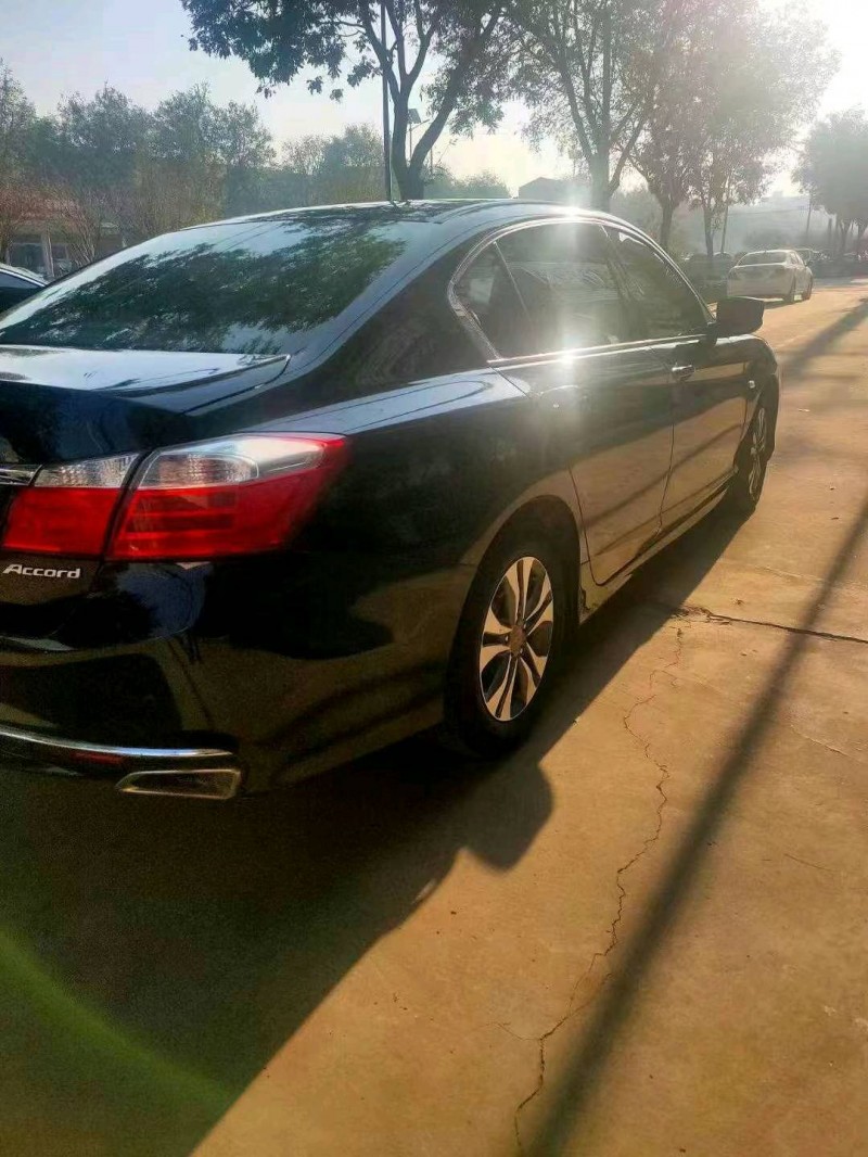 珠海17年本田雅阁4