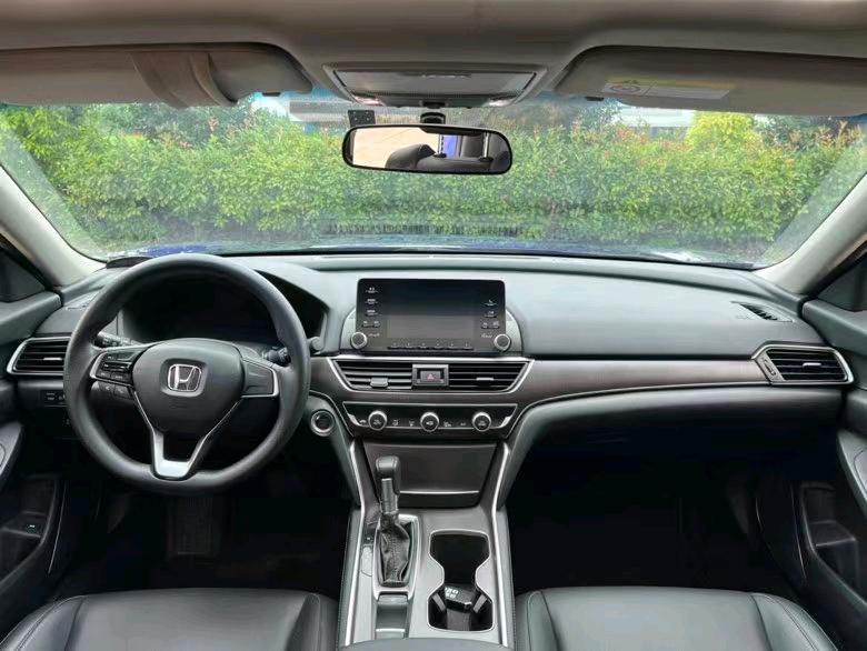 盐城19年本田雅阁8