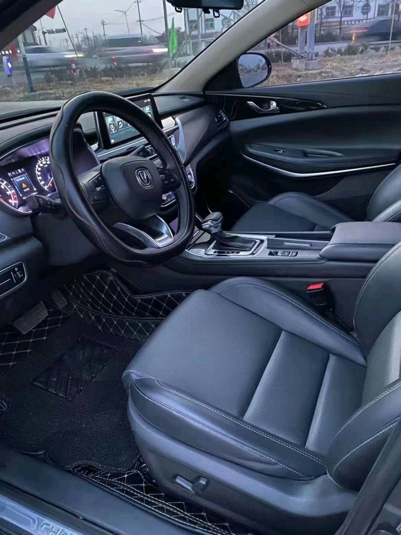 枣庄20年长安汽车锐程CC9