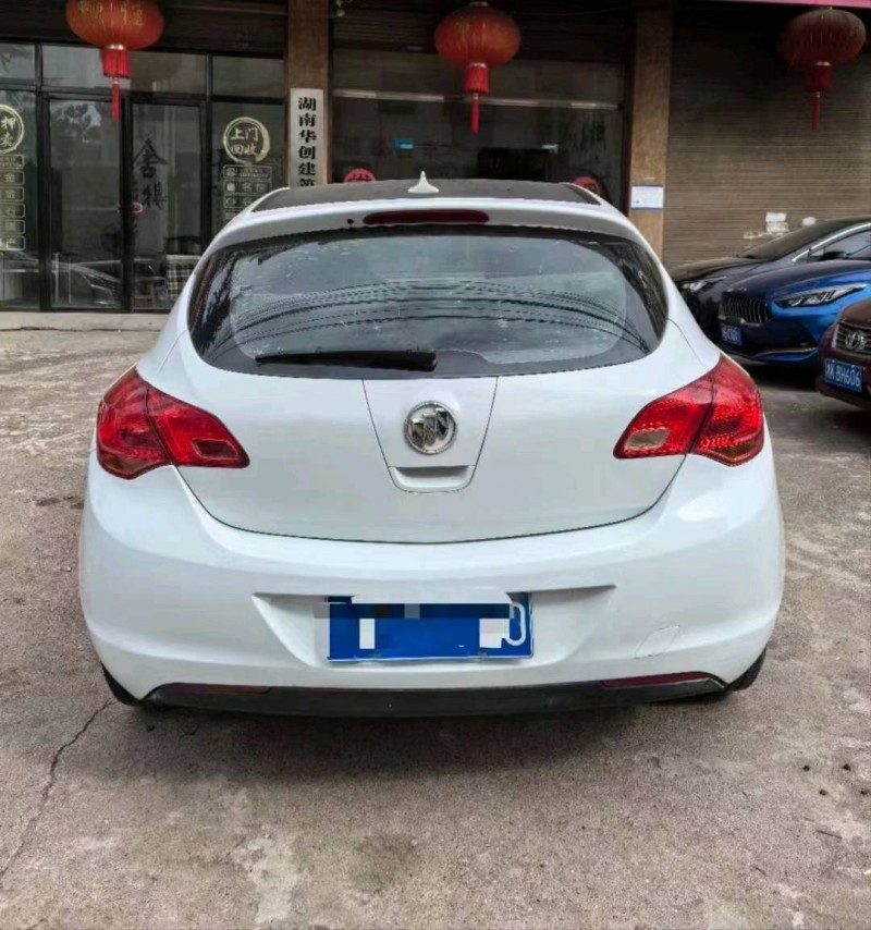 衡阳13年别克英朗2