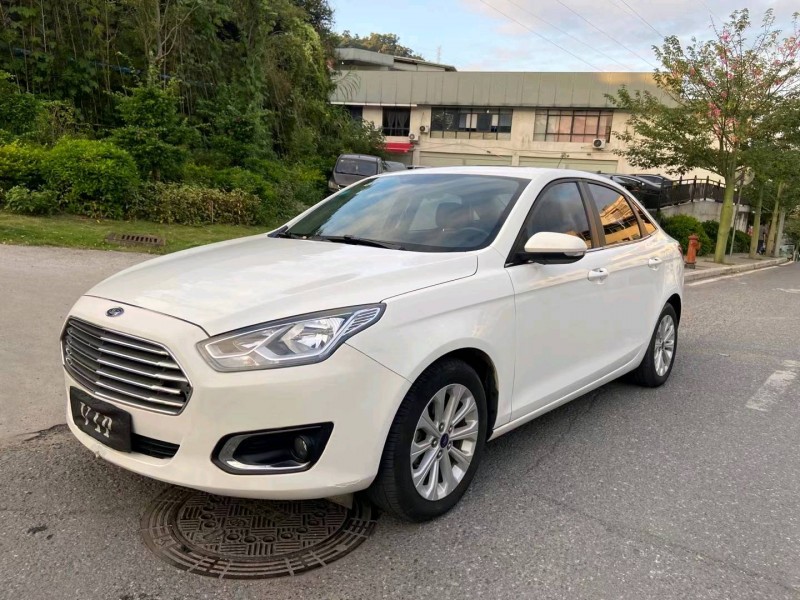 广州17年福特福克斯2