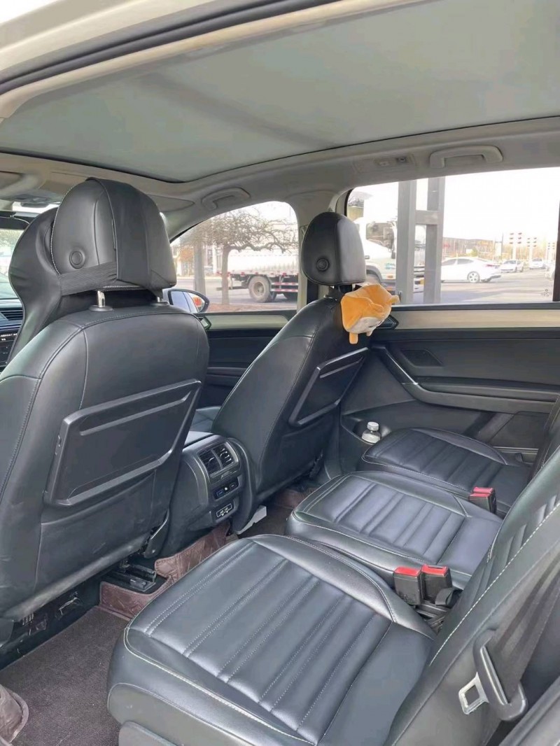 保定18年大众途安5