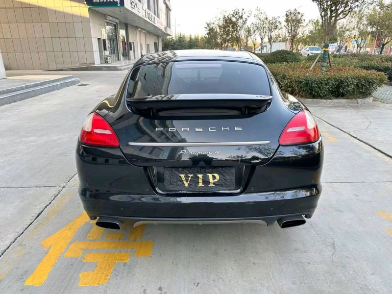 东营13年保时捷帕拉梅拉2
