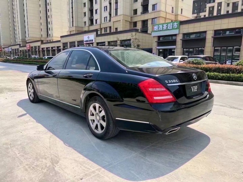 济宁13年奔驰S8
