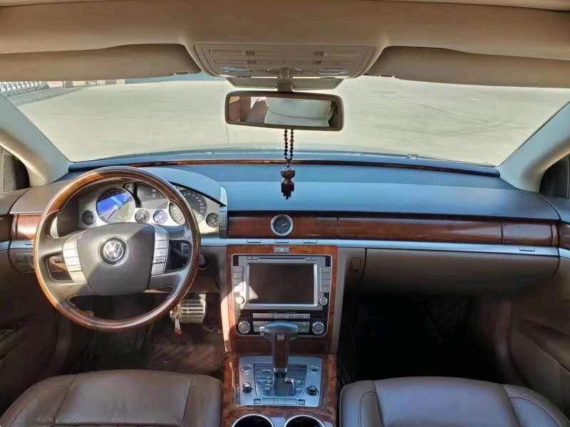 济宁13年大众辉腾3