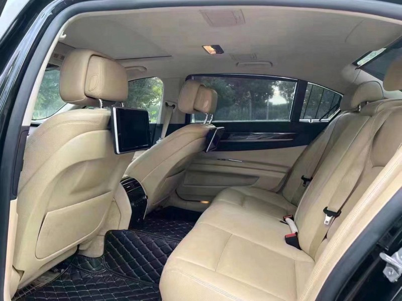 济宁15年宝马7系6