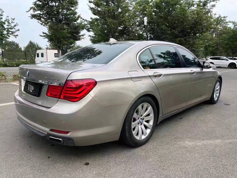 济宁12年宝马7系7