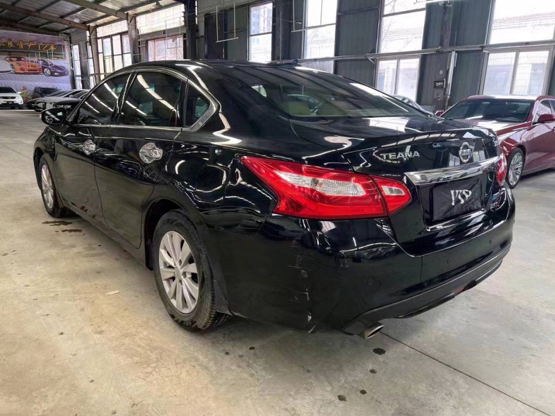 济宁19年日产天籁7