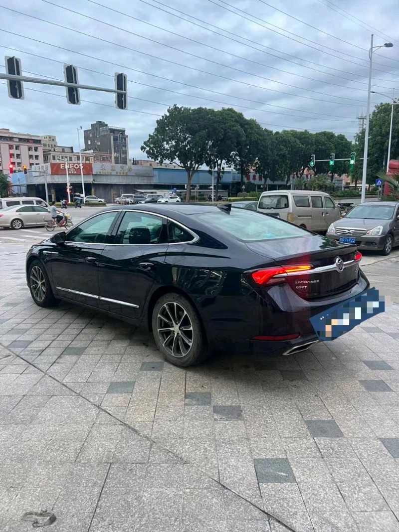 东莞20年别克君越8