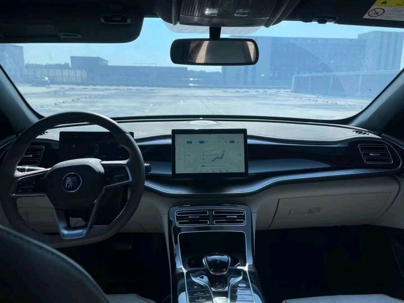 嘉兴23年比亚迪驱逐舰8