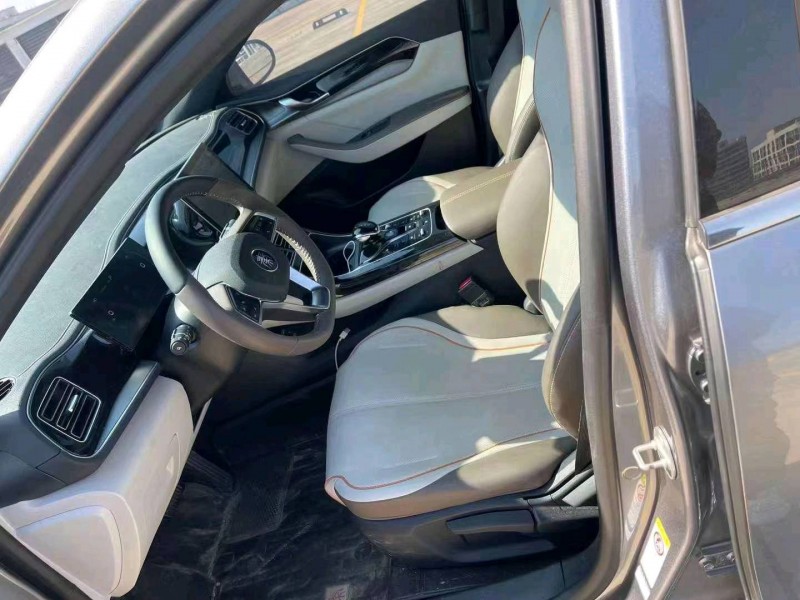 嘉兴23年比亚迪驱逐舰9