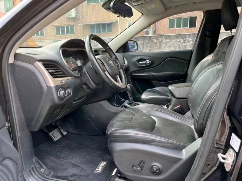 广州16年Jeep自由光5