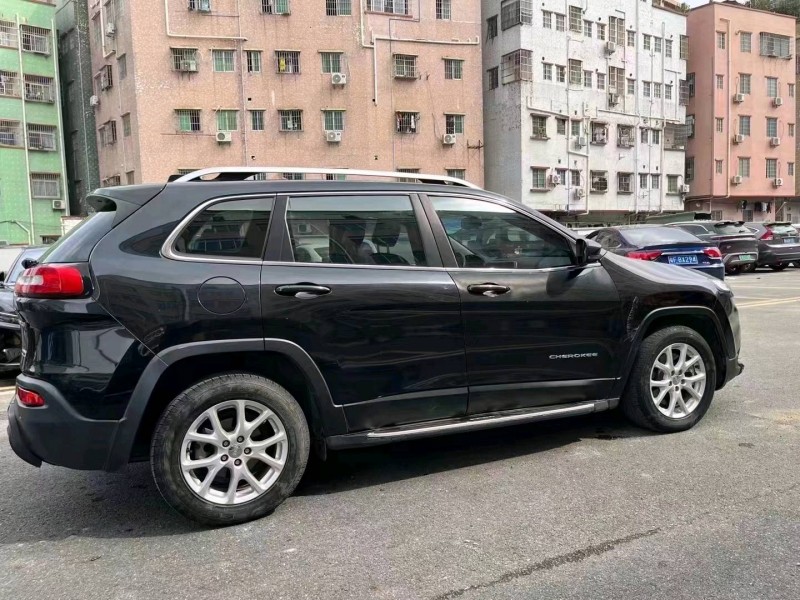 广州16年Jeep自由光6