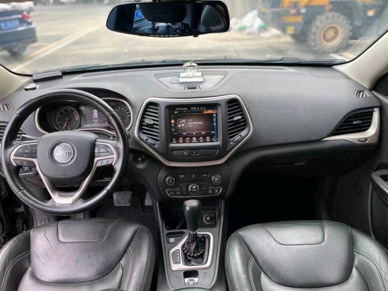 广州16年Jeep自由光8