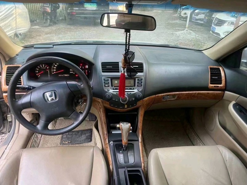 广州06年本田雅阁7