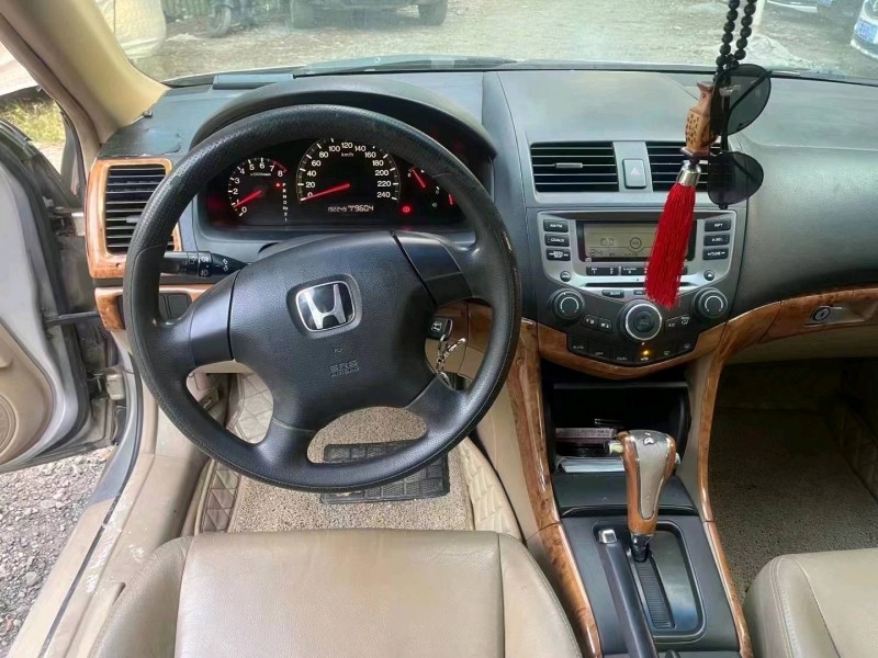 广州06年本田雅阁8