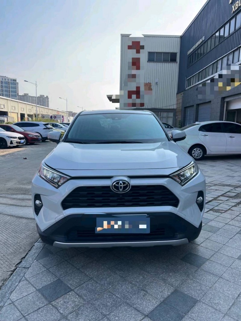 东莞21年丰田RAV41