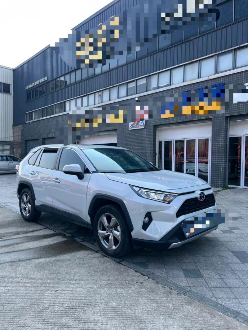 东莞21年丰田RAV42