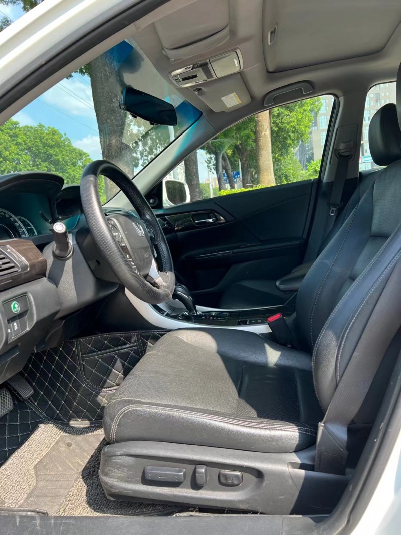 东莞16年本田雅阁4