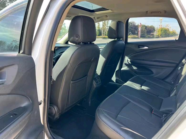 盐城17年别克威朗8