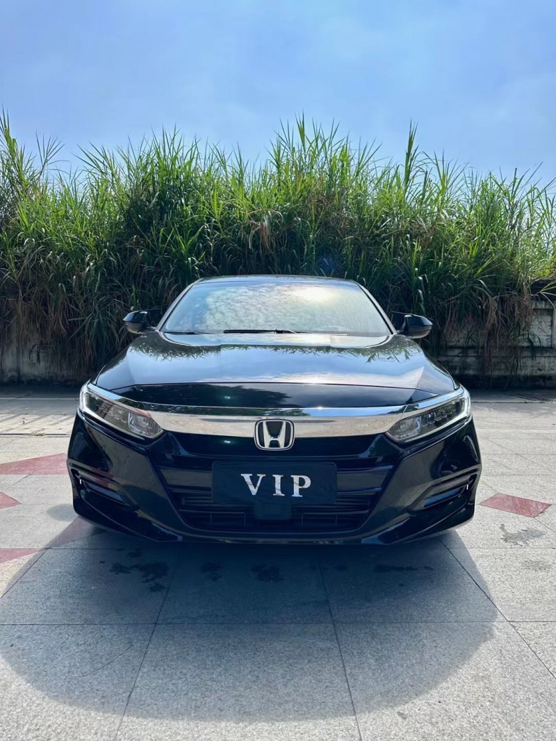 东莞18年本田雅阁1