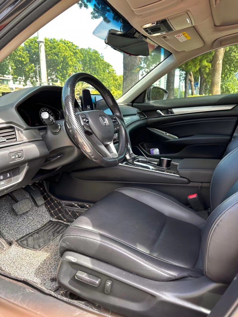 东莞18年本田雅阁6