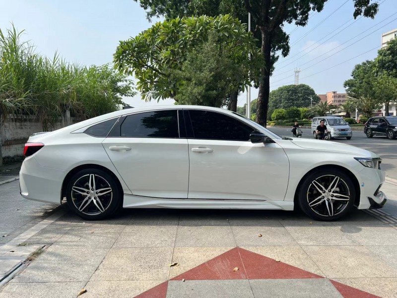 东莞22年本田雅阁7