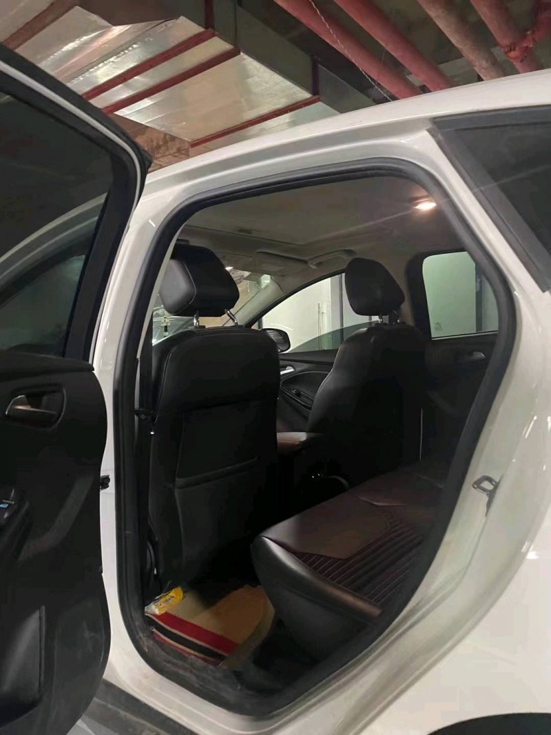 广州20年福特福克斯5