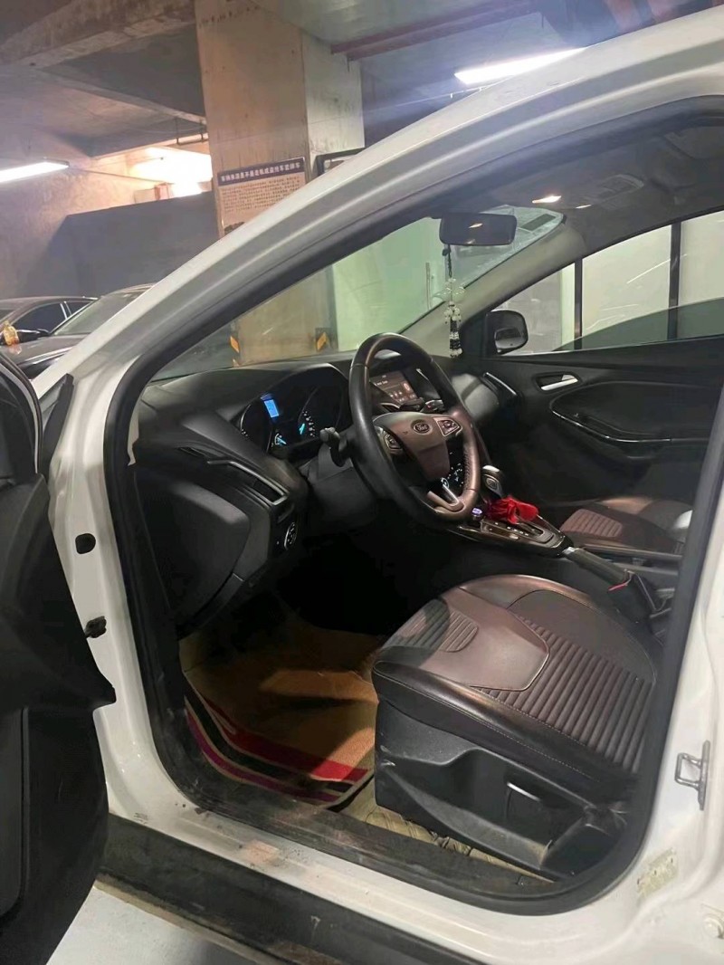 广州20年福特福克斯6