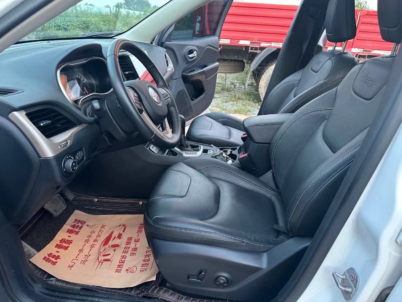 徐州17年Jeep自由光4