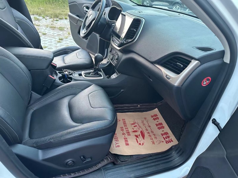 徐州17年Jeep自由光6