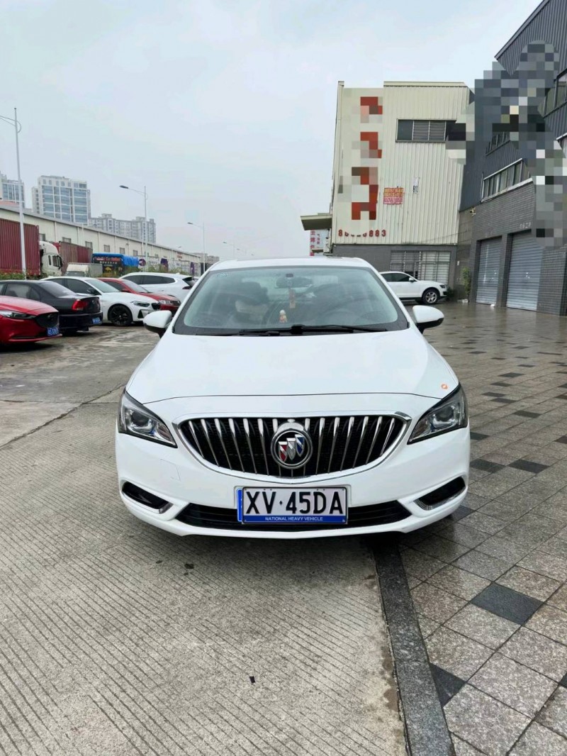 东莞17年别克威朗1