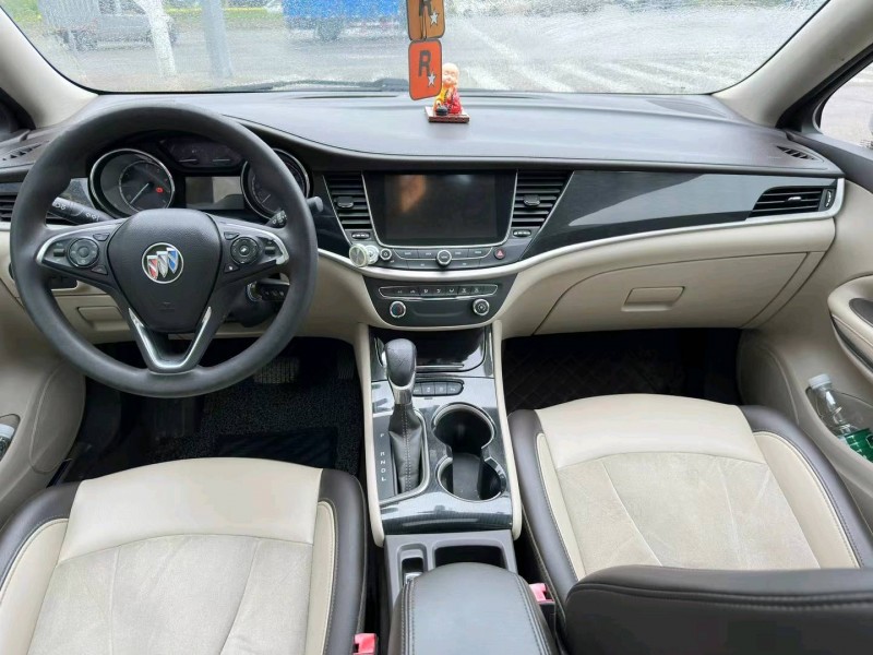 东莞17年别克威朗6