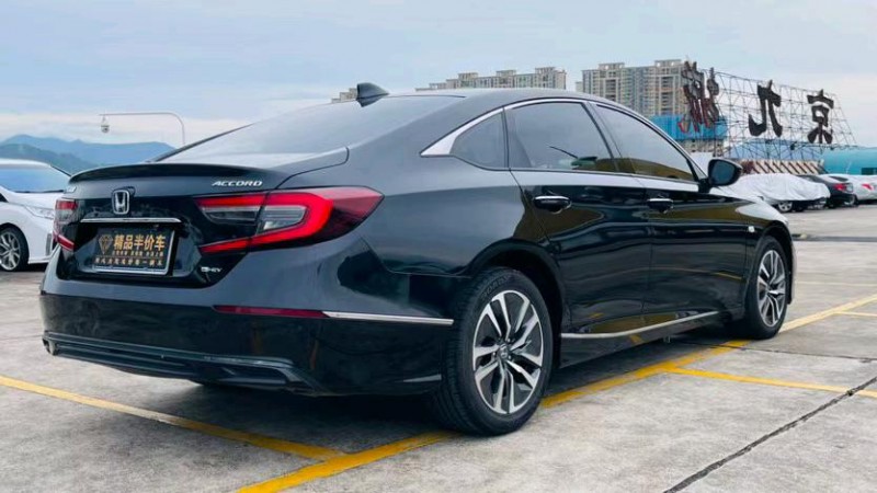 东莞22年本田雅阁8