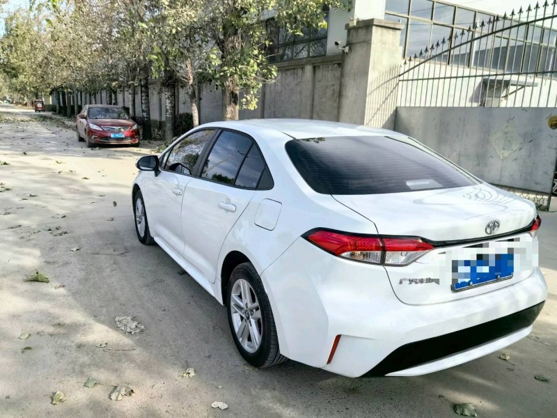 保定22年丰田雷凌8