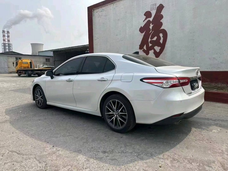 济南21年丰田凯美瑞8