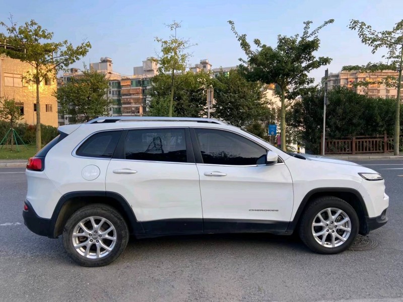 广州14年Jeep自由光3