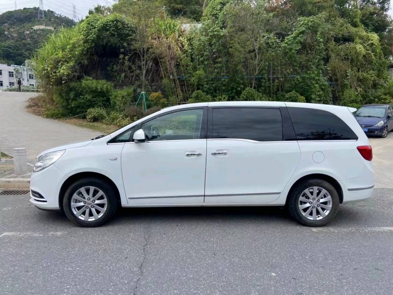 广州17年别克GL84