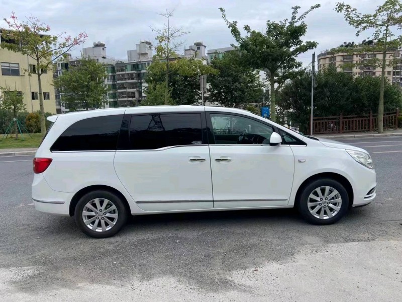 广州17年别克GL85