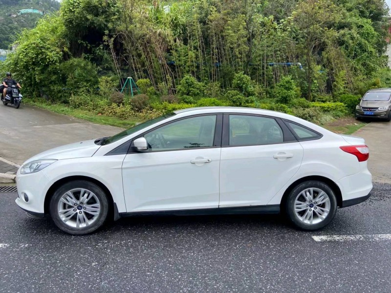 广州15年福特福克斯5